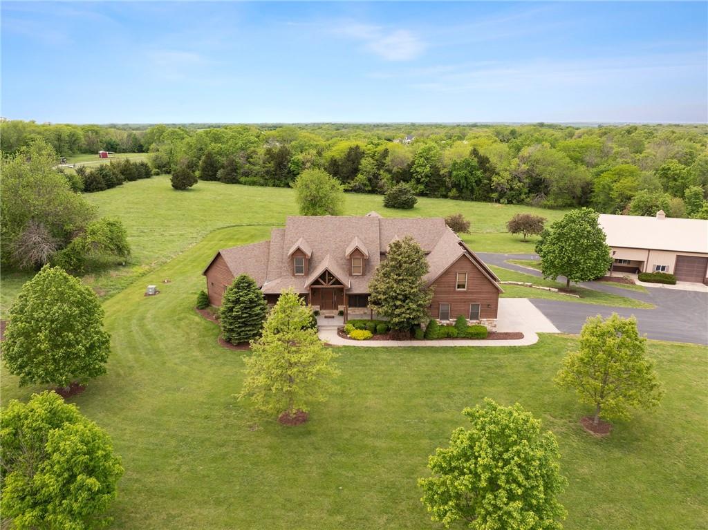 8980 Rowen Rd, De Soto, KS 66018