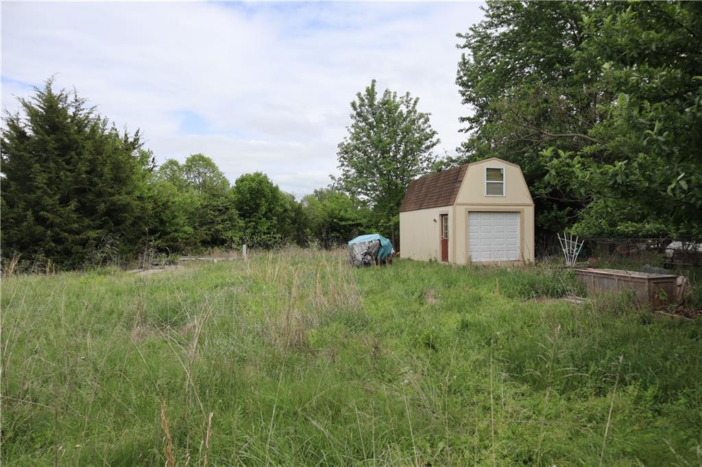 42 Buckskin Dr, Linn Valley, KS 66040
