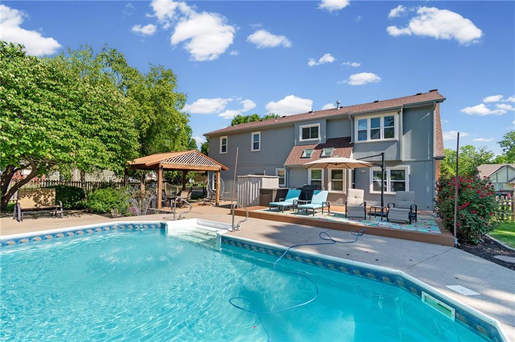 12001 E 77th Ter, Raytown, MO 64138