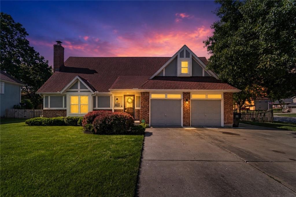 12001 E 77th Ter, Raytown, MO 64138