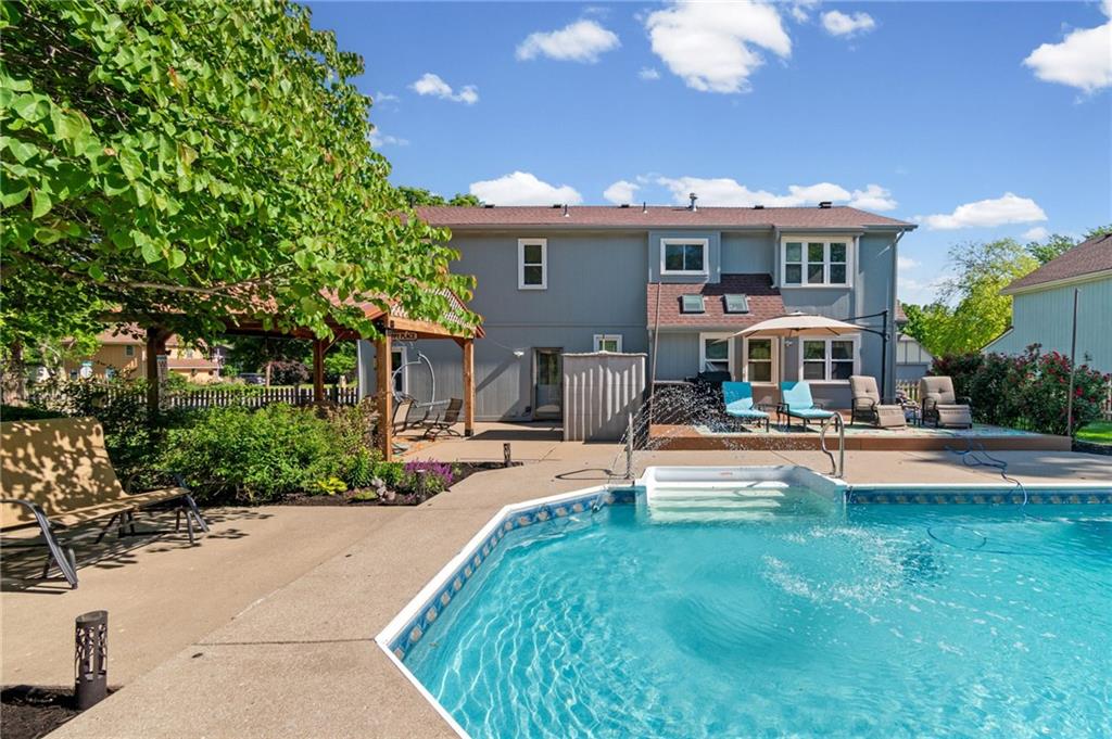 12001 E 77th Ter, Raytown, MO 64138