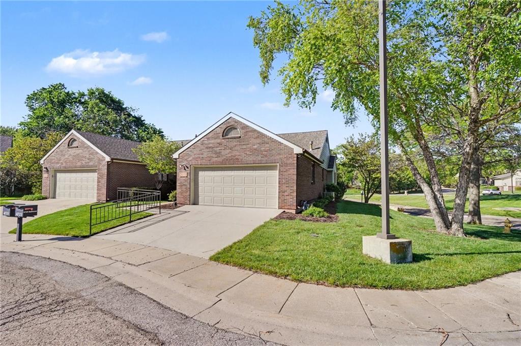 4723 Balmoral Dr, Lawrence, KS 66047