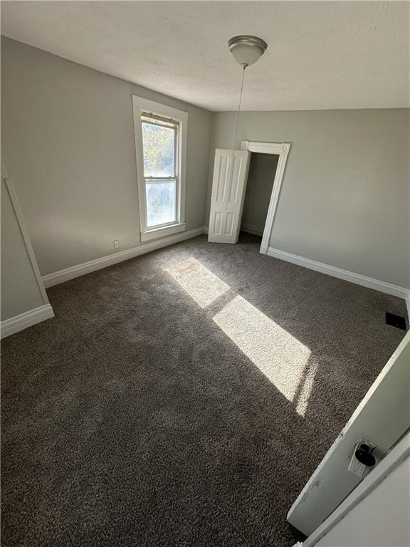 1321 Ridenbaugh St, St Joseph, MO 64501