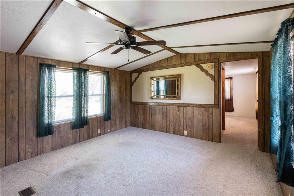 309 N North St, Windsor, MO 65360