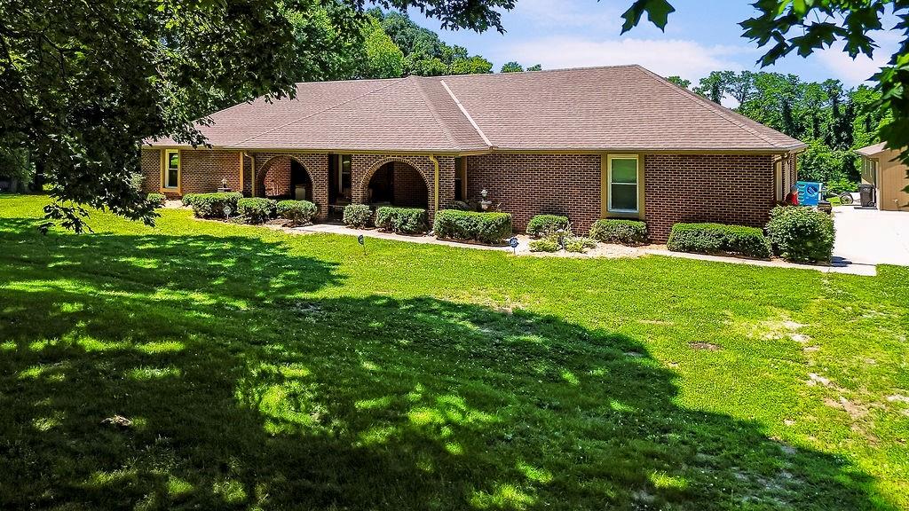 1536 Dickinson St, Independence, MO 64050