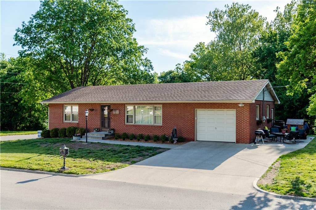 1001 Maple St, Atchison, KS 66002