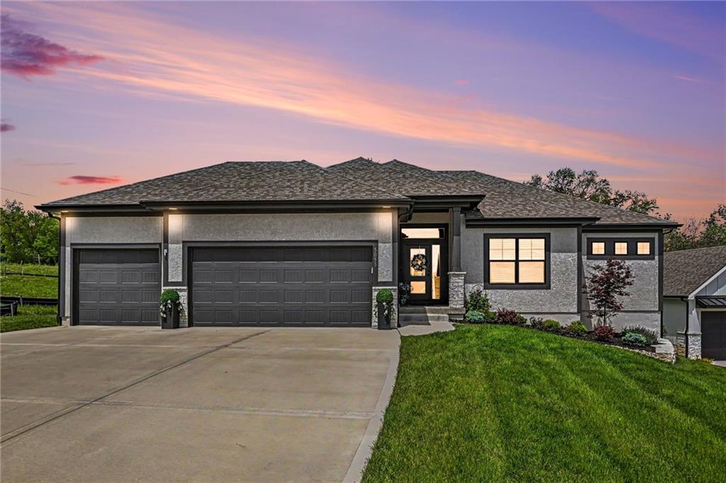 5055 NW Linder Ln, Riverside, MO 64150
