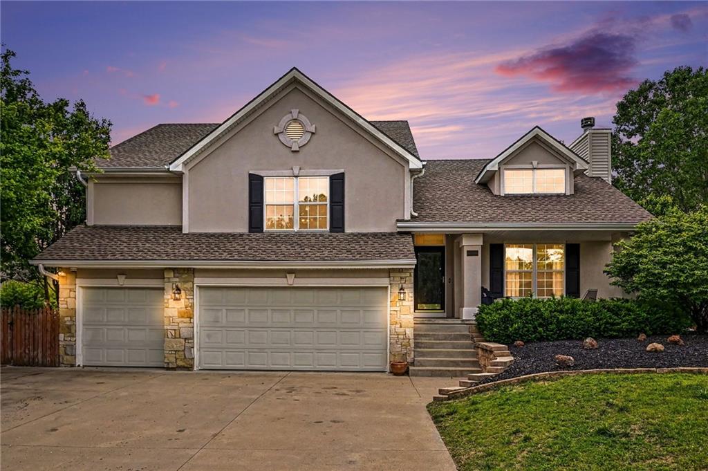 4304 Kensington Dr, St Joseph, MO 64506