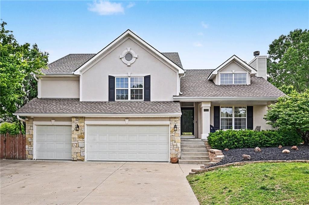4304 Kensington Dr, St Joseph, MO 64506