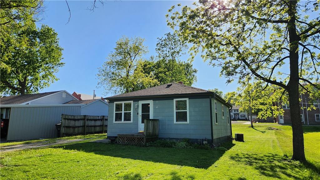 406 Maple St, Lathrop, MO 64465