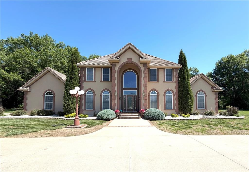 109 Crestwood Est, Pittsburg, KS 66762