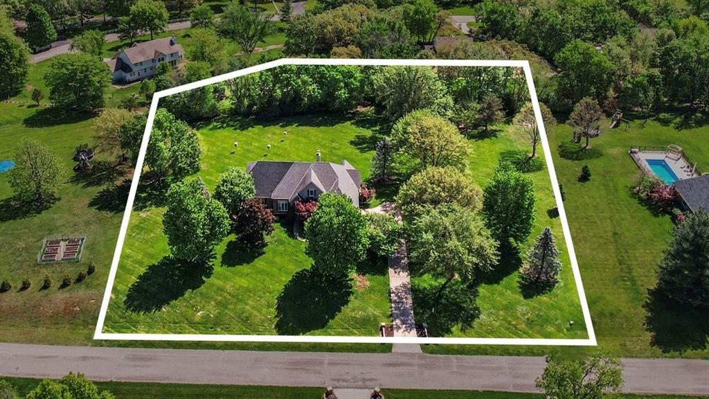17995 Windsor Dr, Stilwell, KS 66085