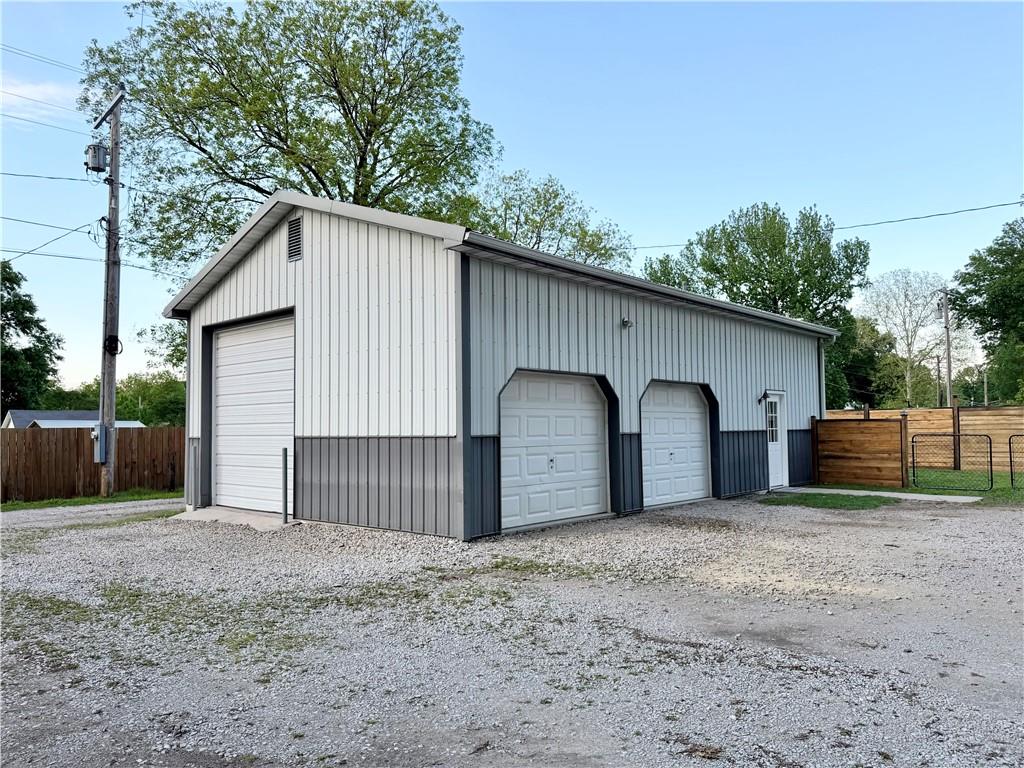 110 E Walnut St, Rich Hill, MO 64779