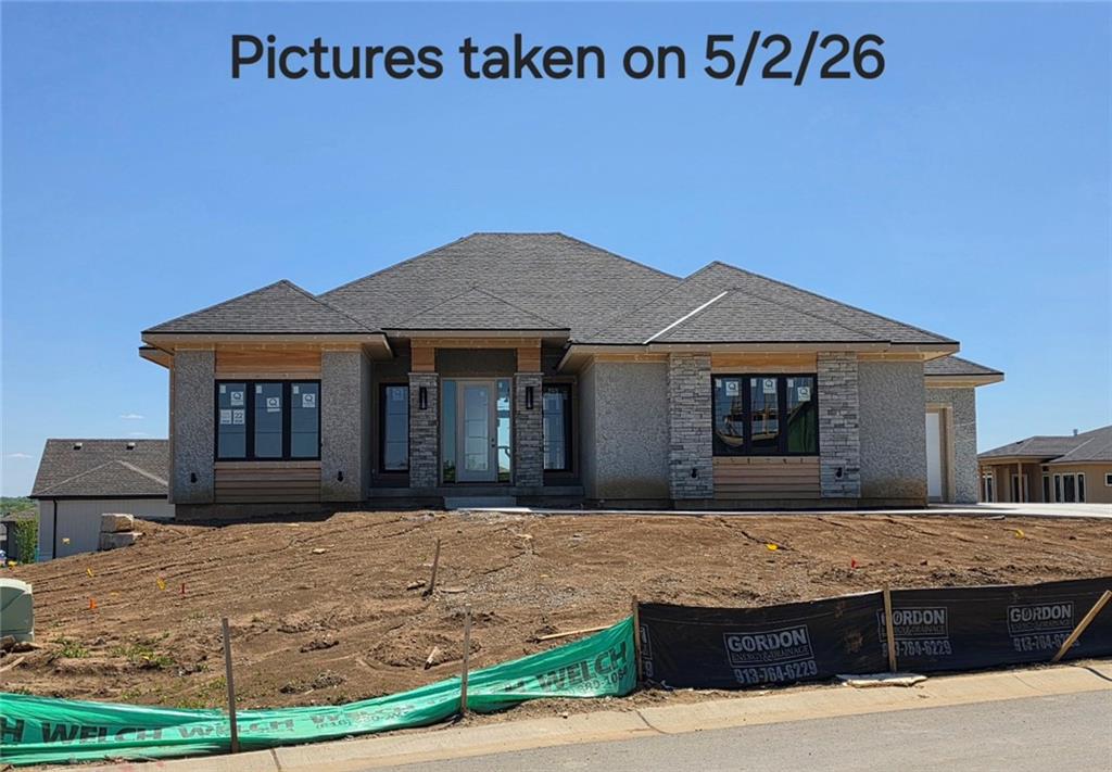 23905 W 112th Ter, Olathe, KS 66061