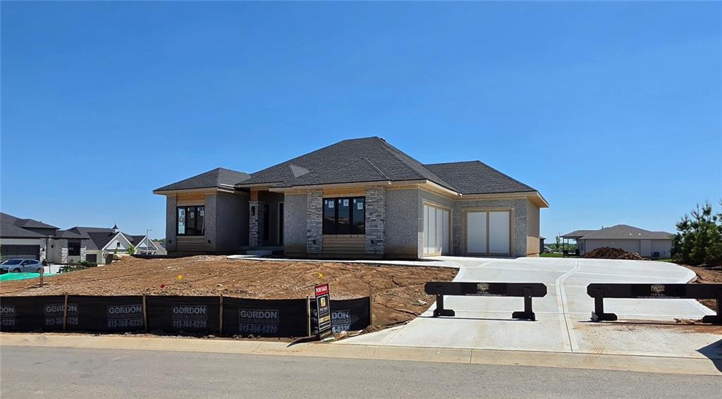 23905 W 112th Ter, Olathe, KS 66061