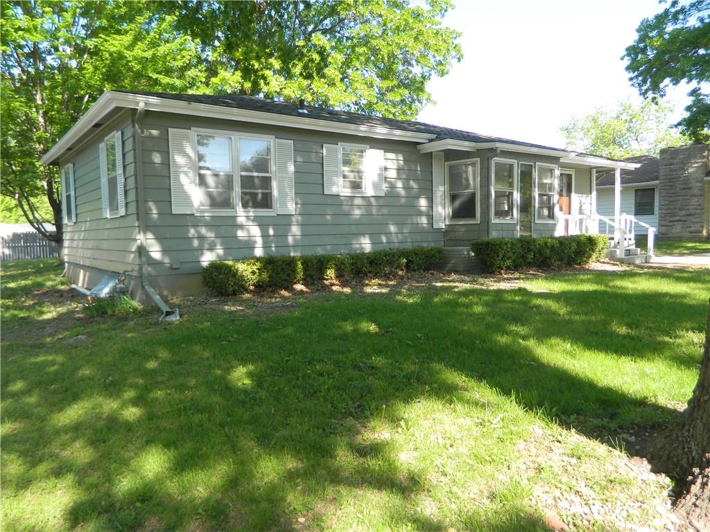 923 Crestline Dr, Lawrence, KS 66049