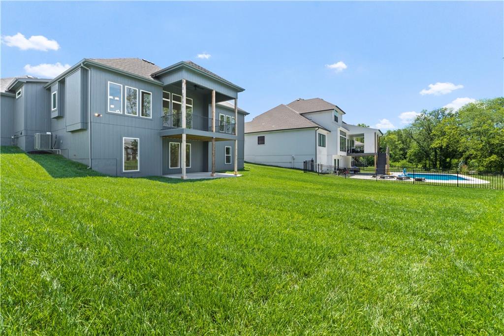10332 N Potter Ave, Kansas City, MO 64157