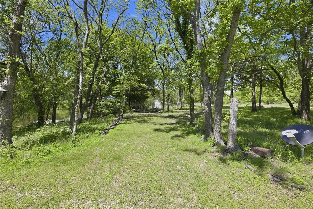 5 Moose Ln, Mound City, KS 66056