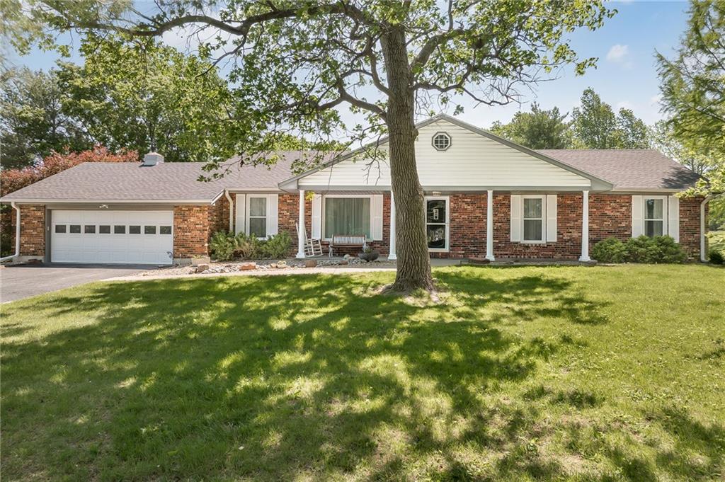 5703 SE Meadow Oak Ter, St Joseph, MO 64503