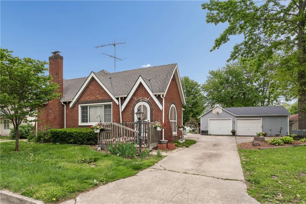 1015 S Saint Louis St, Concordia, MO 64020