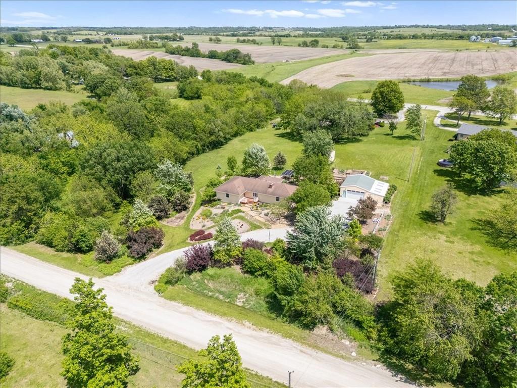 28639 Hospital Dr, Paola, KS 66071