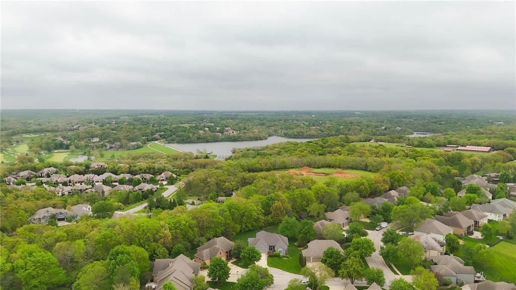 16058 Cambridge Cir, Stilwell, KS 66085