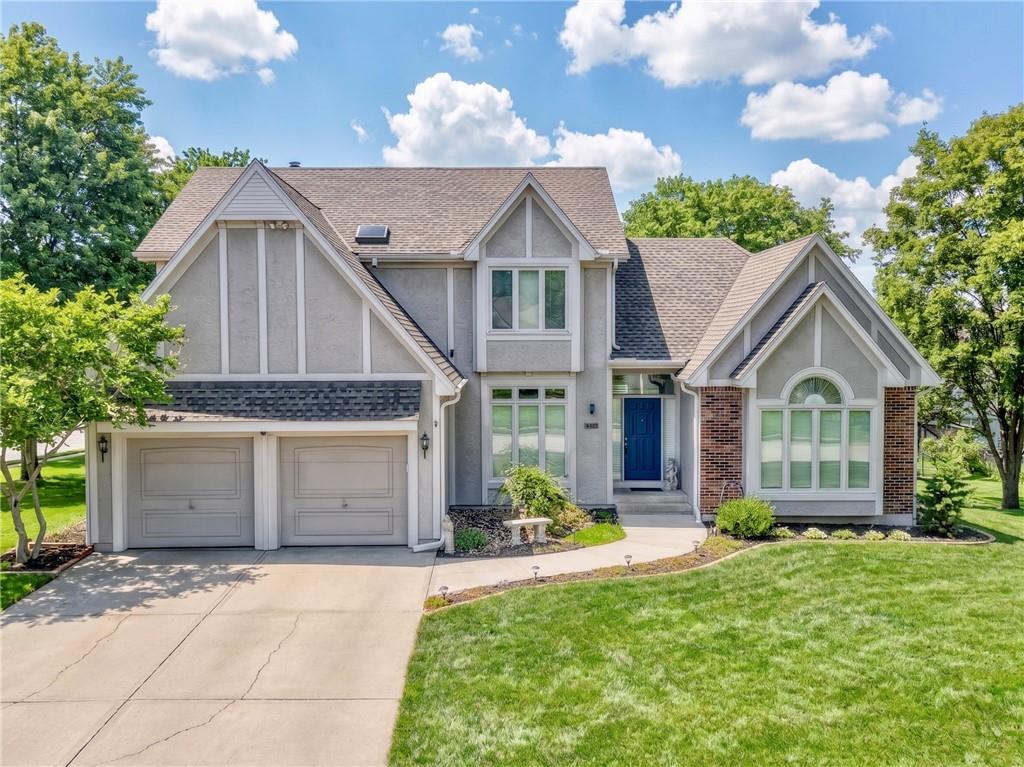 602 Ridgewood Dr, Raymore, MO 64083