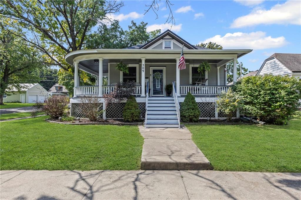 509 E Peoria St, Paola, KS 66071