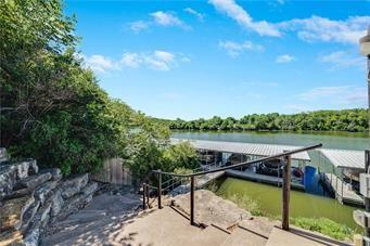 1637 NE Woodland Shores Dr, Lee's Summit, MO 64086