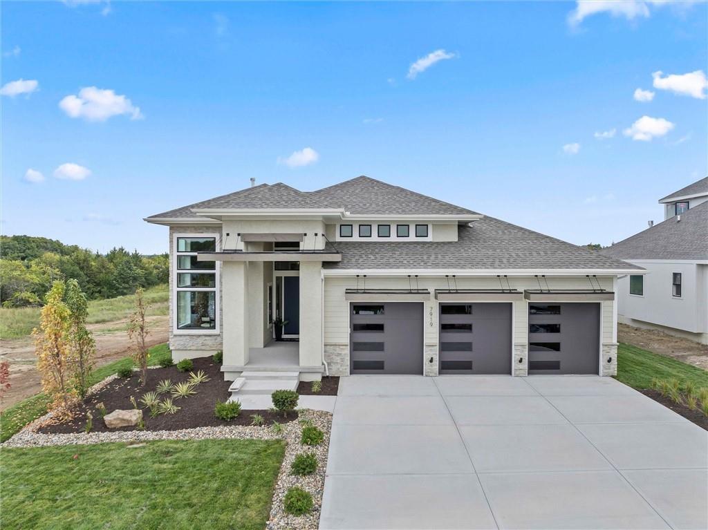 8014 Marion St, Shawnee, KS 66220