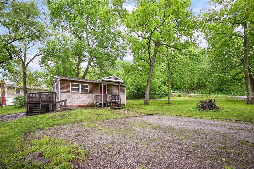161 T St, Lake Lotawana, MO 64086