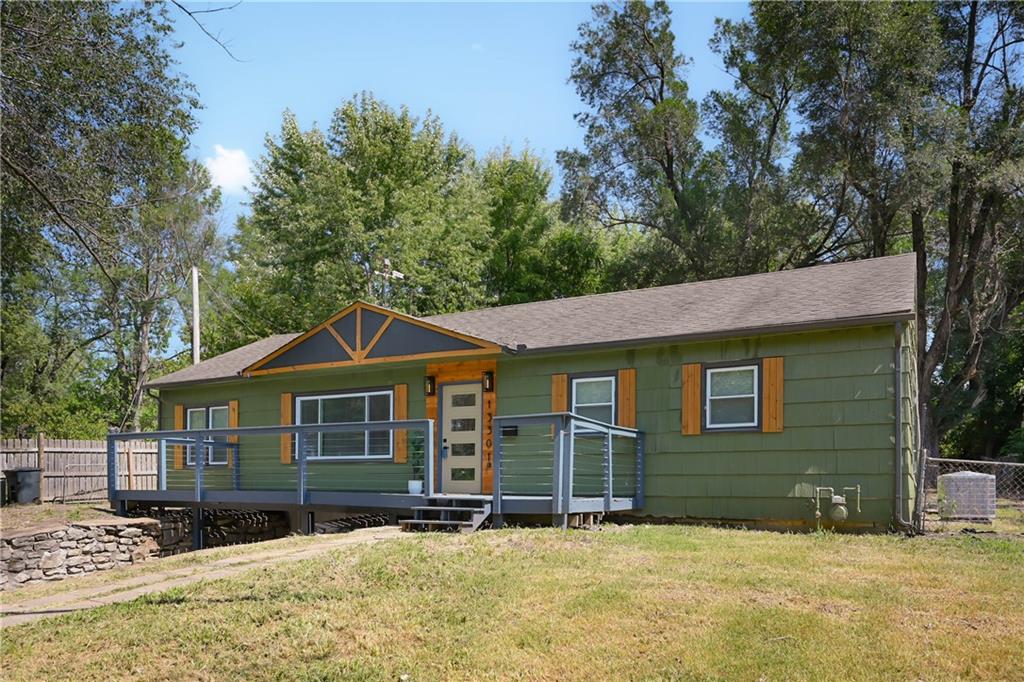 13301 10th St, Grandview, MO 64030