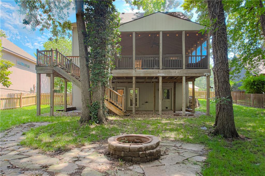 1500 Amesbury Ave, Liberty, MO 64068