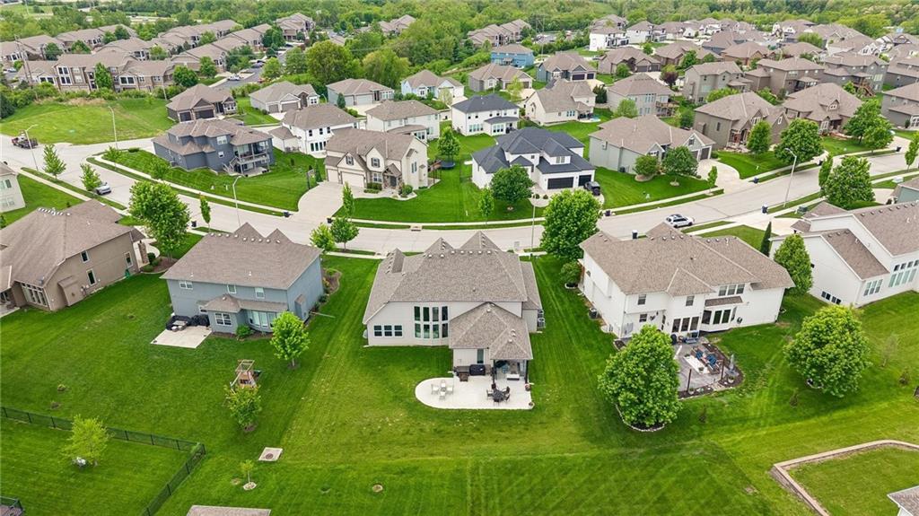 8112 NW 90th St, Kansas City, MO 64153