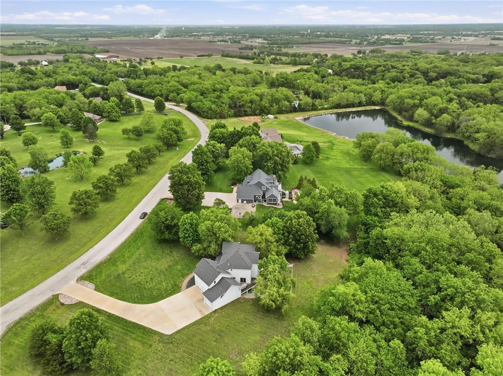 2641 Greenwood Dr, Ottawa, KS 66067