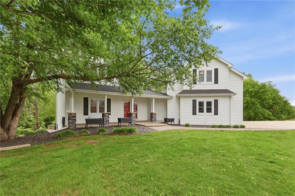 2641 Greenwood Dr, Ottawa, KS 66067