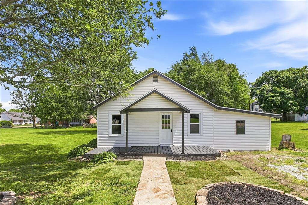 407 S West St, Concordia, MO 64020