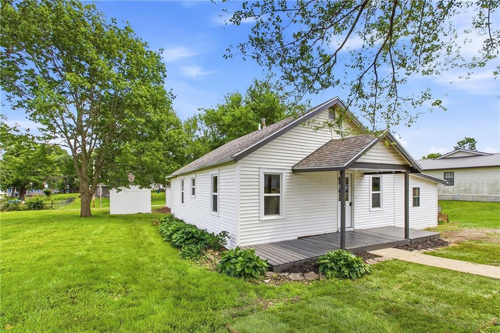 407 S West St, Concordia, MO 64020