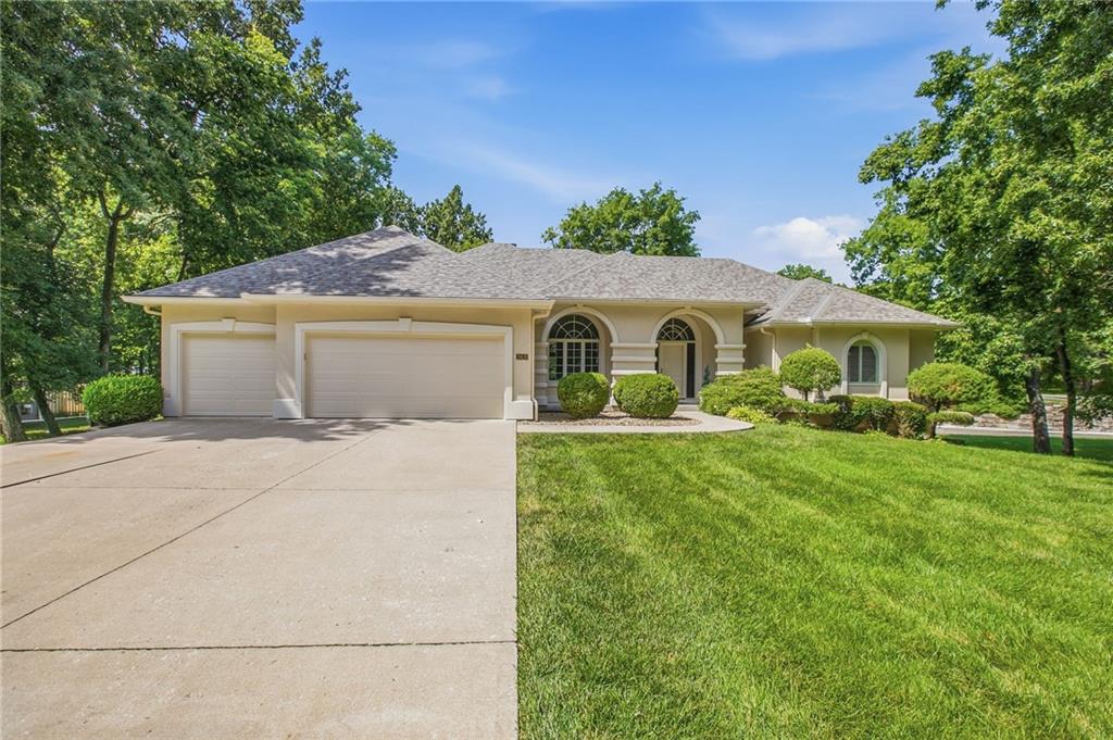 3431 NW Pink Hill Cir, Blue Springs, MO 64015