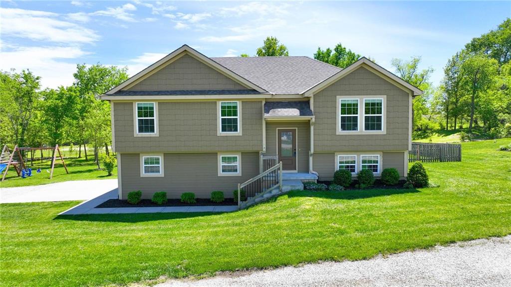 33767 Hwy U Hw, Rayville, MO 64084
