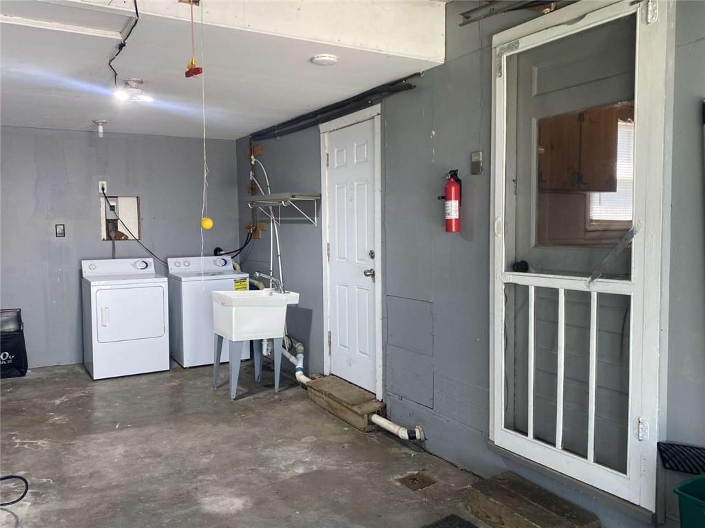 1401 E 21st Ave, North Kansas City, MO 64116