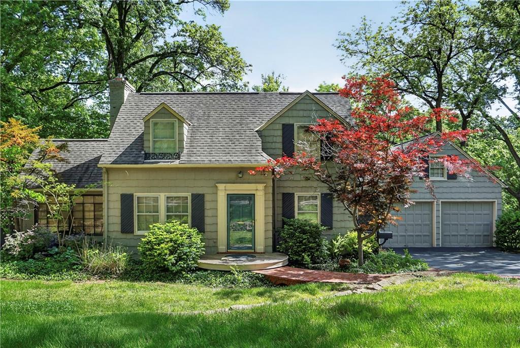 3701 Shawnee Mission Pw, Fairway, KS 66205