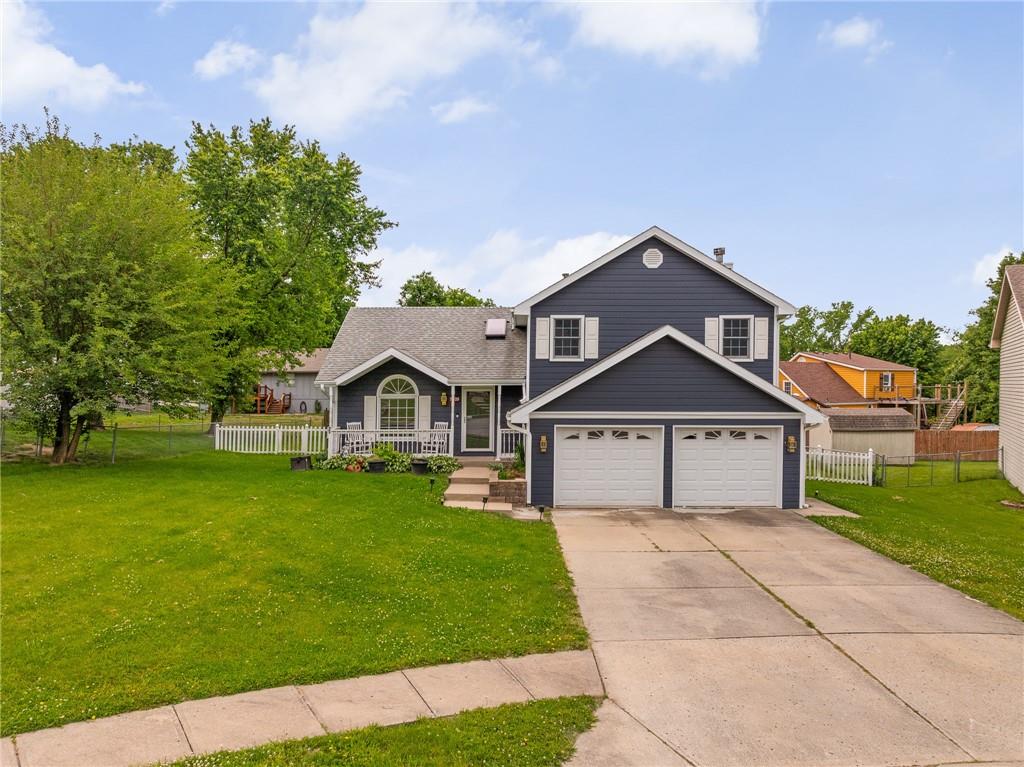 7305 Erika Ct, Pleasant Valley, MO 64068