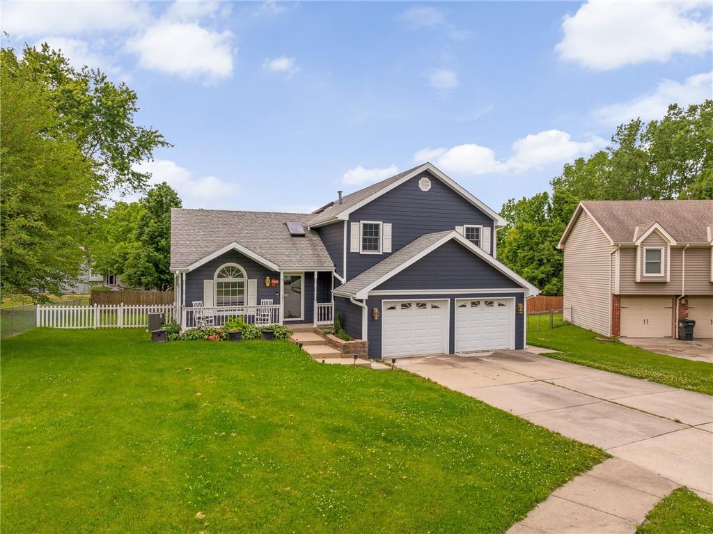 7305 Erika Ct, Pleasant Valley, MO 64068