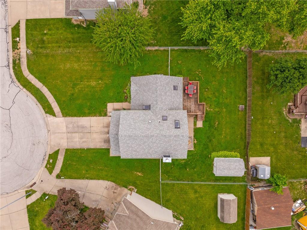 7305 Erika Ct, Pleasant Valley, MO 64068
