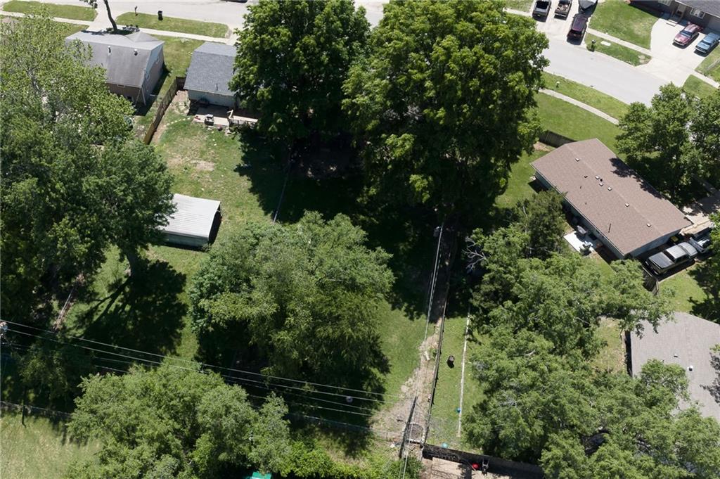 412 Fairlane St, Lansing, KS 66043