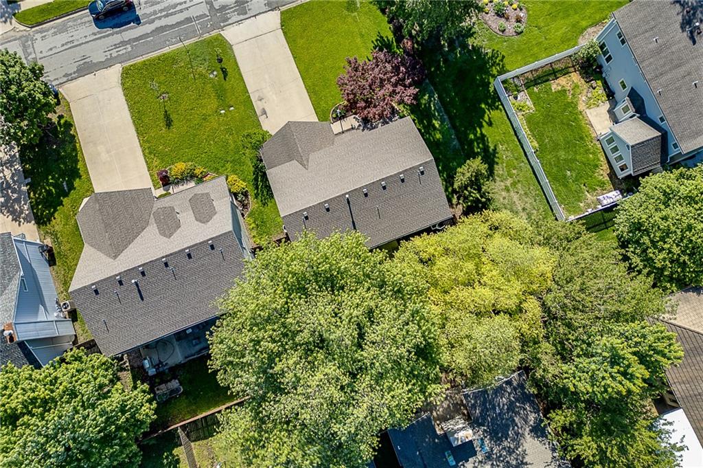 1816 Carmel Dr, Lawrence, KS 66047