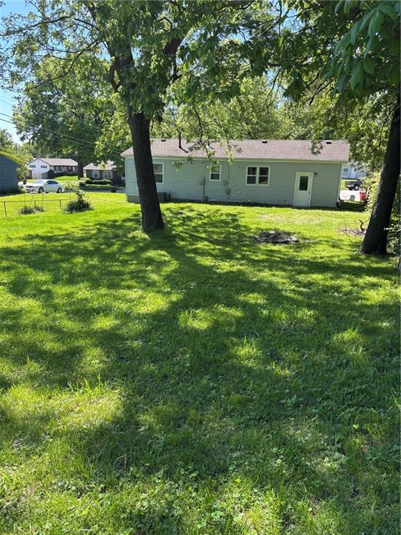 811 Union Cir, Independence, MO 64050