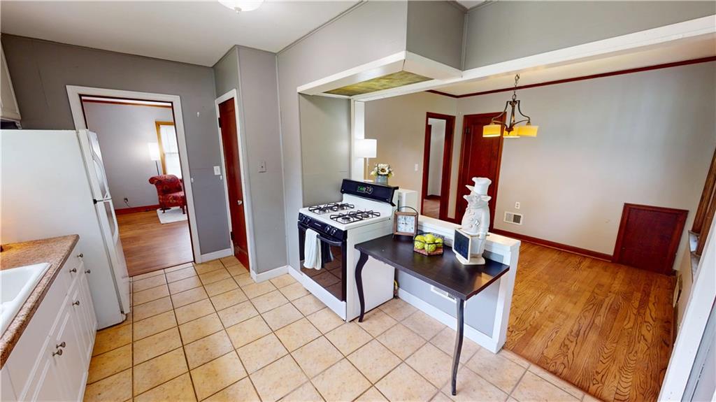 6100 Long Ave, Shawnee, KS 66216