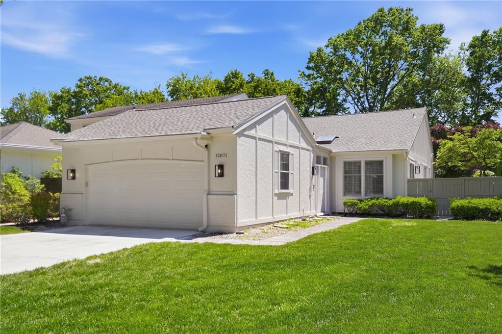 12871 Cambridge Ter, Leawood, KS 66209